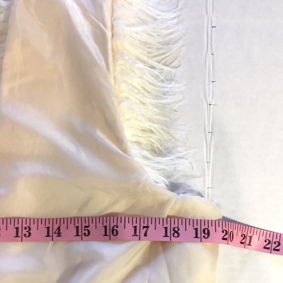 AERO S/P WHITE/IVORY FAUX FUR LONG-SHEARLING VEST. Finished Pink Lining - Picture 5 of 16